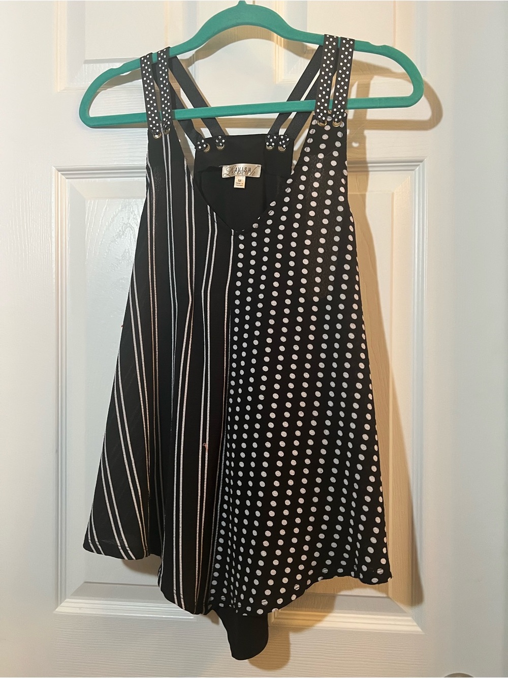 🦋 Lavish Black and White Mixed-Print Tank Top size medium